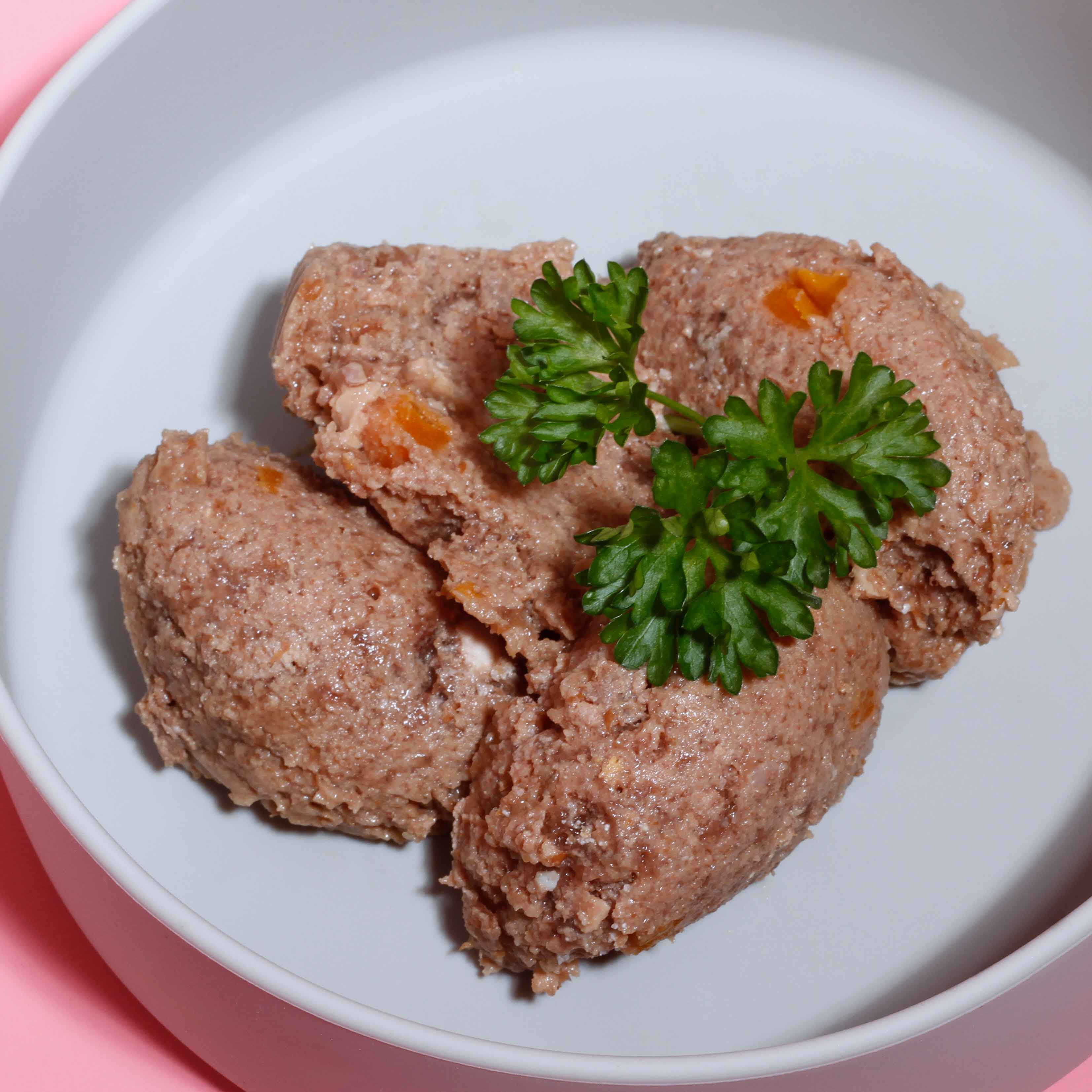 Nassfutter Huhn mit Gemüse 400g gratis